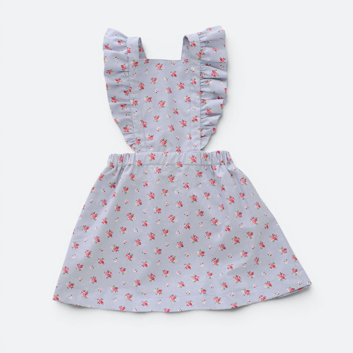 Latzkleid PDF Schnittmuster LIVIA – Rüschenkleid mit Trägern 68/74–116/122 in floralem Design.