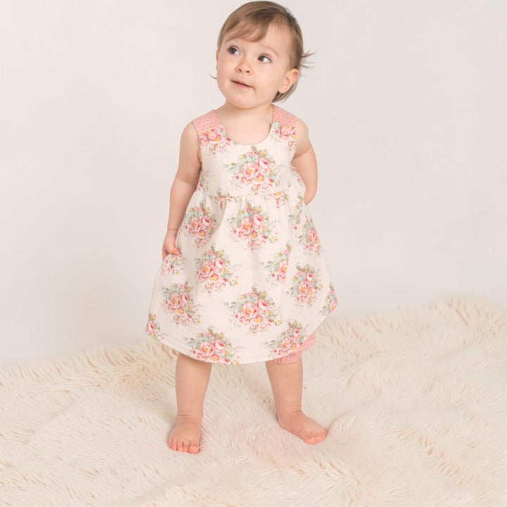 Baby Set PDF Schnittmuster BABY TWINSET – Trägerkleider & Pumphose 50/56–98/104, süßes Baby Kleid mit Blumenmuster.