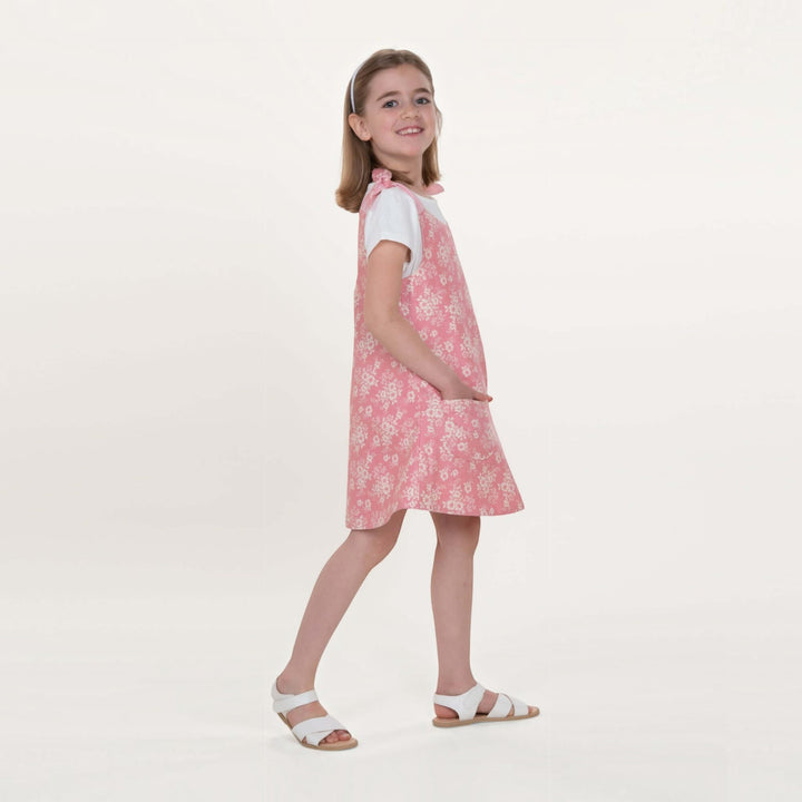 Mädchen in einem blumigen Tunika Kleid pdf Schnittmuster JULE ANTONIA STEFFI – 3-in-1 74/80–146/152.
