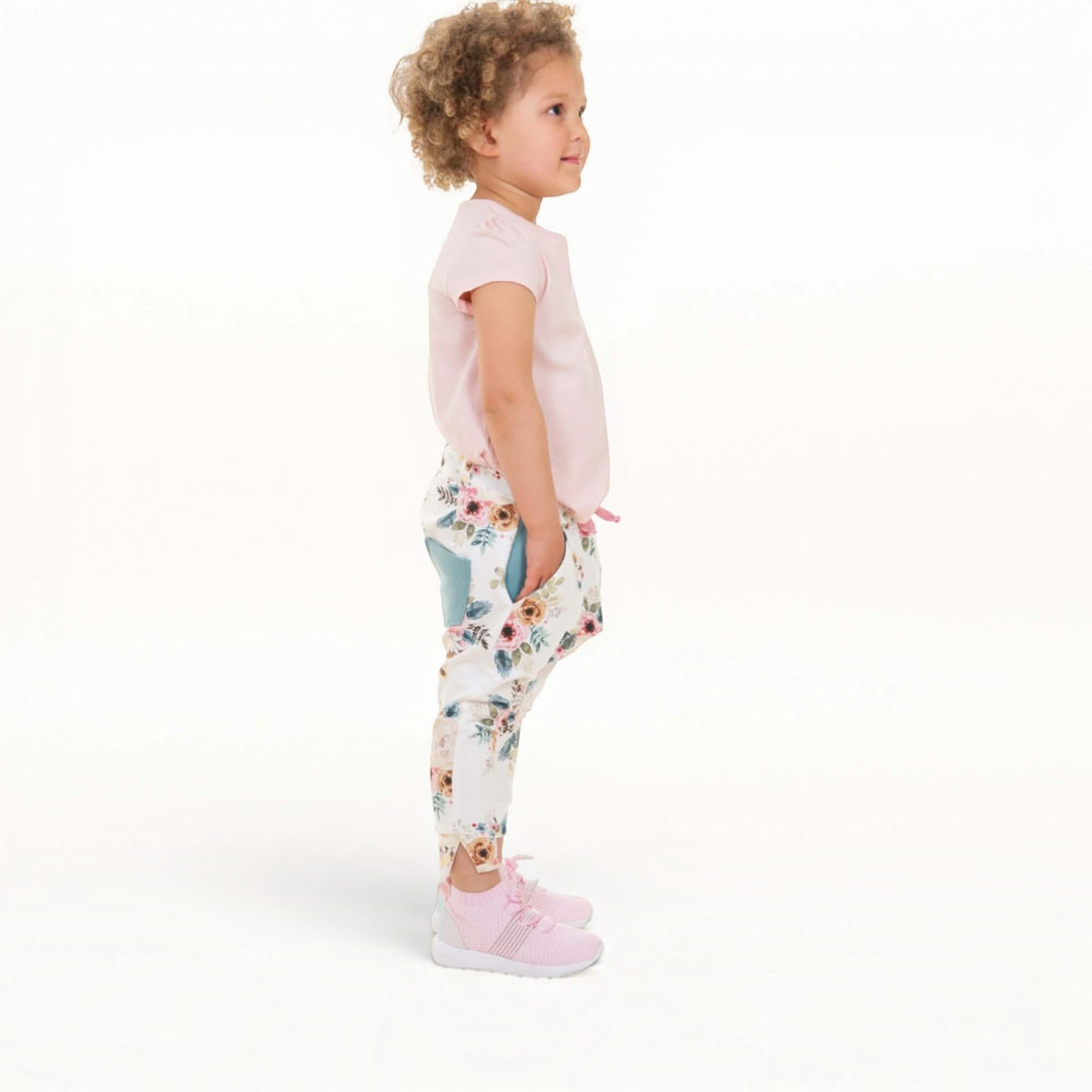 Haremshose PDF Schnittmuster DADO – Baggy Kinderhose mit Taschen 92/98–140/146, bequeme Kinderhose für Alltag und Spielplatz.