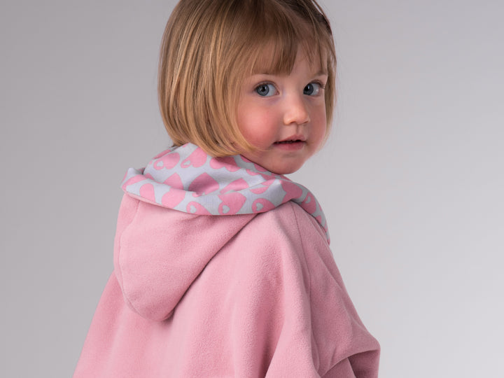 MARA + FIOCCO Mädchen Poncho Schnittmuster mit Kapuze + Ärmel Kombi Set