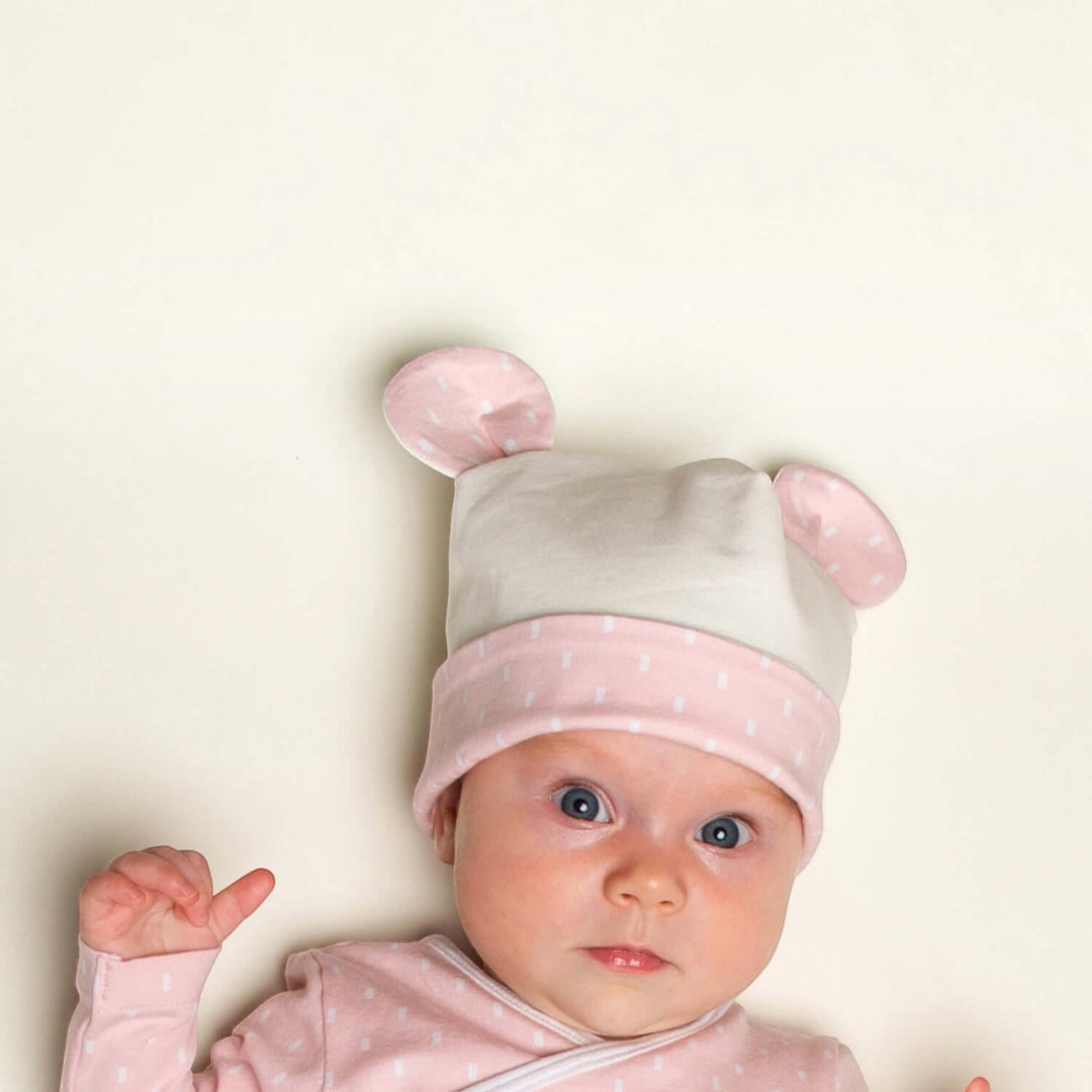 Baby Strampler PDF Schnittmuster DOLCE & Mütze MILA – Set 56/62–92/98, süßes Baby in Mütze mit Ohren.