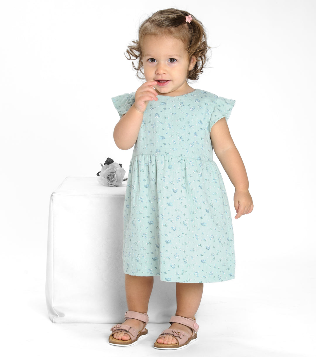 Schnittmuster Mädchenkleid ELLA in mintgrün mit Volants, ideal für kleine Mädchen, charmantes Retro-Kleid.