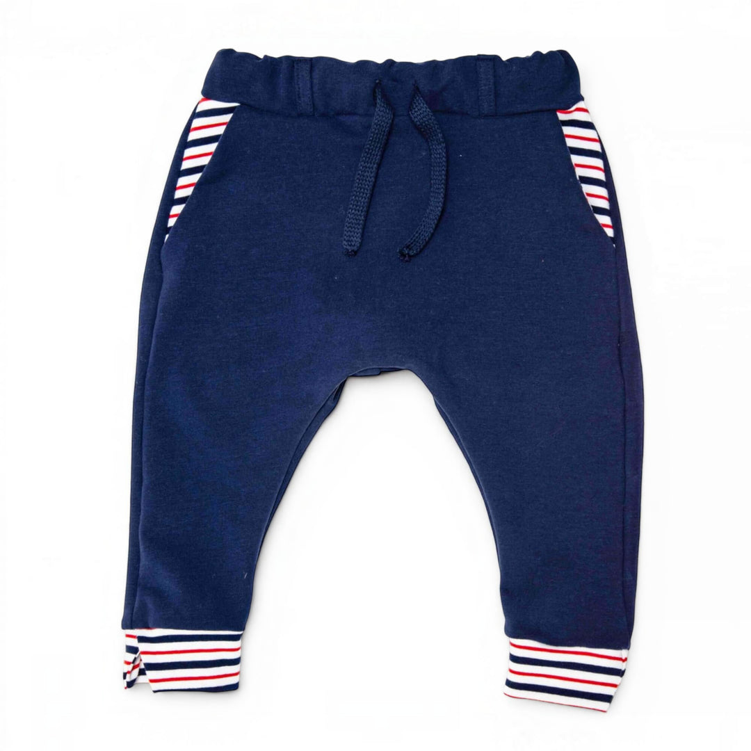 Haremshose PDF Schnittmuster DADO – Baggy Kinderhose mit Taschen 92/98–140/146 in navy mit gestreiften Bündchen