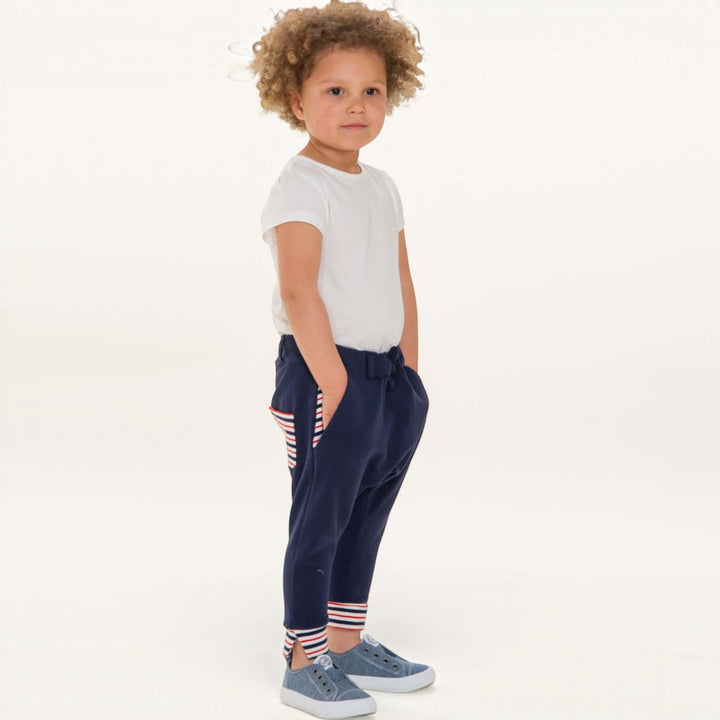 Haremshose PDF Schnittmuster DADO – Baggy Kinderhose mit Taschen 92/98–140/146, lockere Kinderhose mit Taschen.