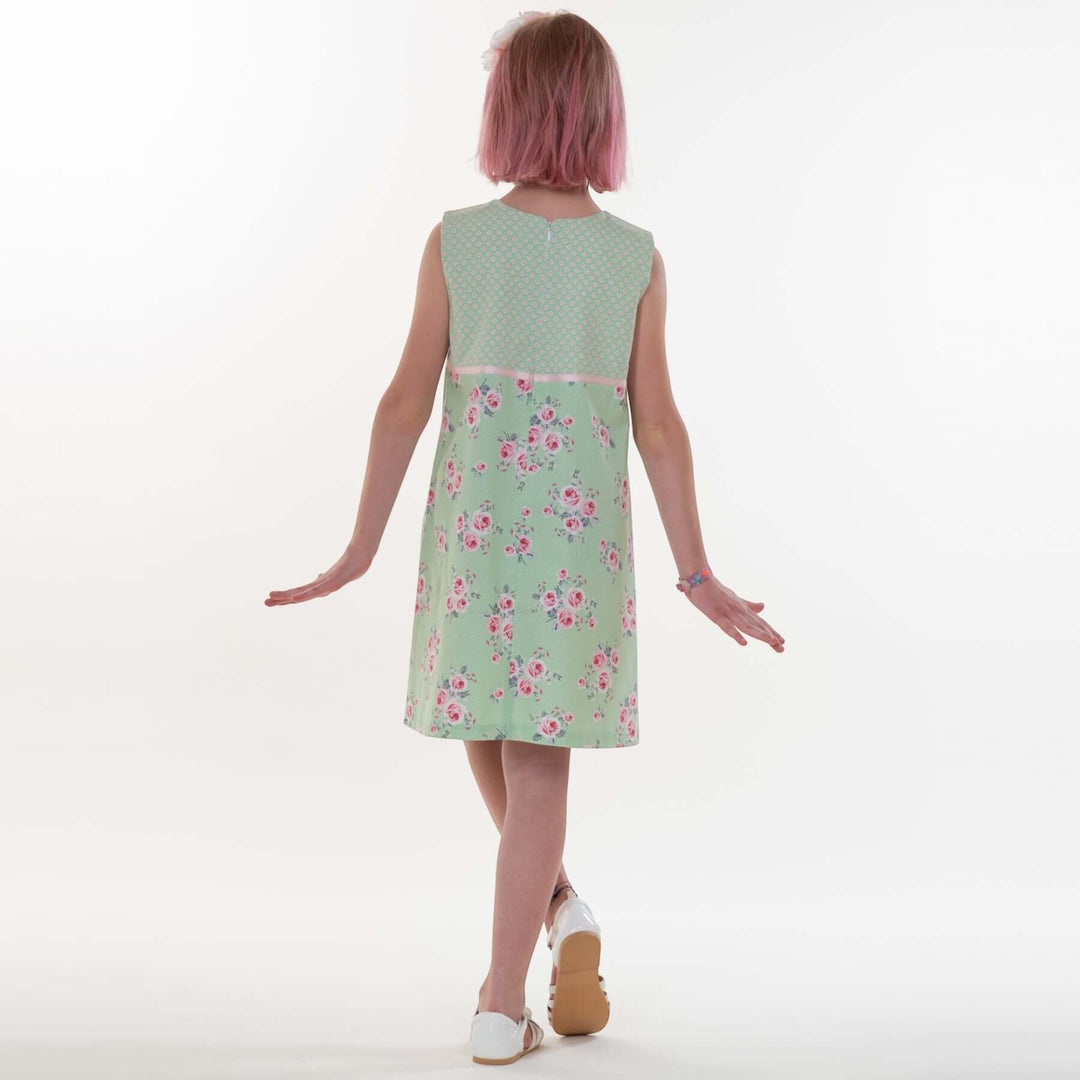 Mädchenkleid PDF Schnittmuster GEMMA – A-Linie mit Reißverschluss 92/98–152/158, blühendes Sommerkleid für Mädchen.