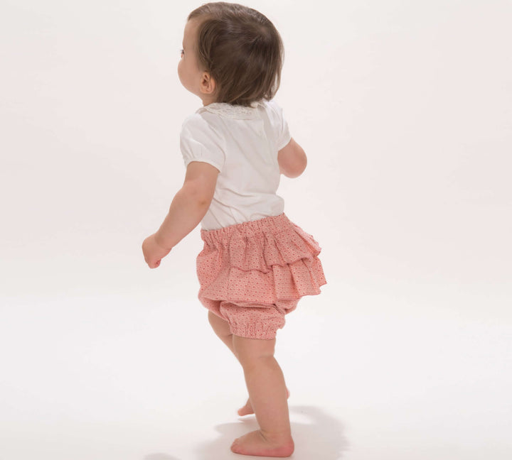 Schnittmuster Baby Twinset Babykleid Hängerchen und Pumphose CLARA EMI - Baby mit Rüschenshorts in hellen Farben
