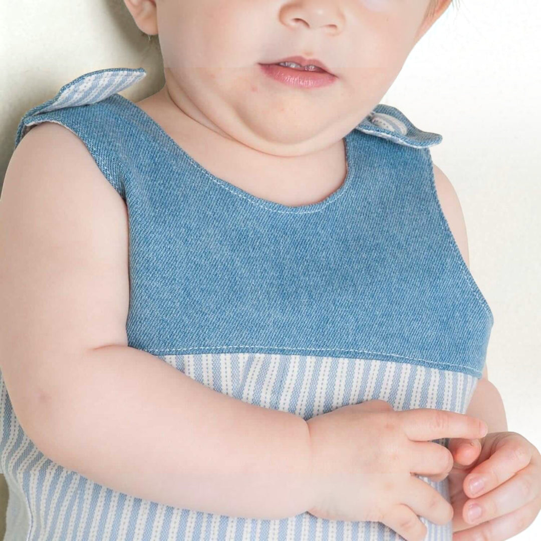 Baby Latzhosen Schnittmuster Digitaler Download Nähprojekt Bundle Drei Stilvarianten Wendeoverall Design Knopfträger Option Elastischer Saum Detail Sommer Babykleidung Größenbereich Neugeboren bis fünf Jahre Anfängerfreundliche Anleitung mit Foto