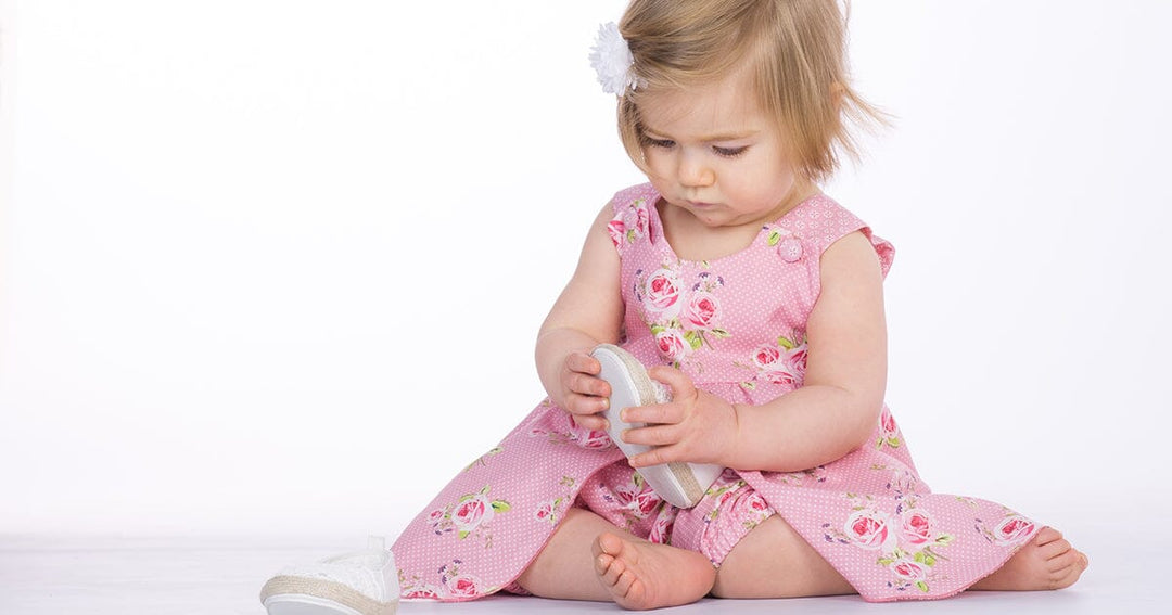 Schnittmuster Download – Mädchen Pinafore Kleid – Digitales PDF-Format – Komplette Anleitung – Rüschen-Design – Gefüttertes Oberteil – Baby- & Kleinkindgrößen – Einfacher Projektleitfaden – Druckbares Format – Mehrere Größen enthalten