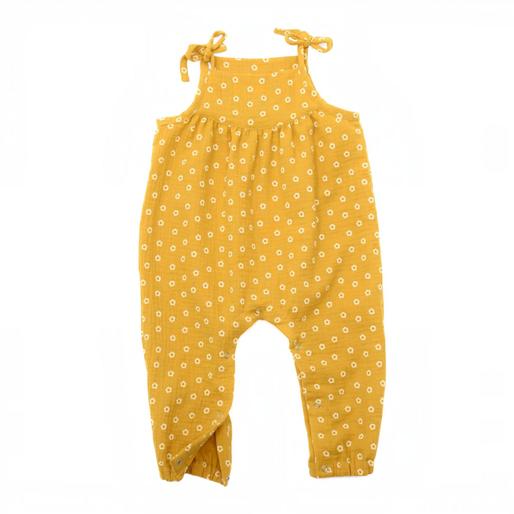Patternforkids Baby Jumpsuit Nele aus senfgelbem Musselin mit weißem Blumenmuster, Trägern zum Binden und Druckknöpfen