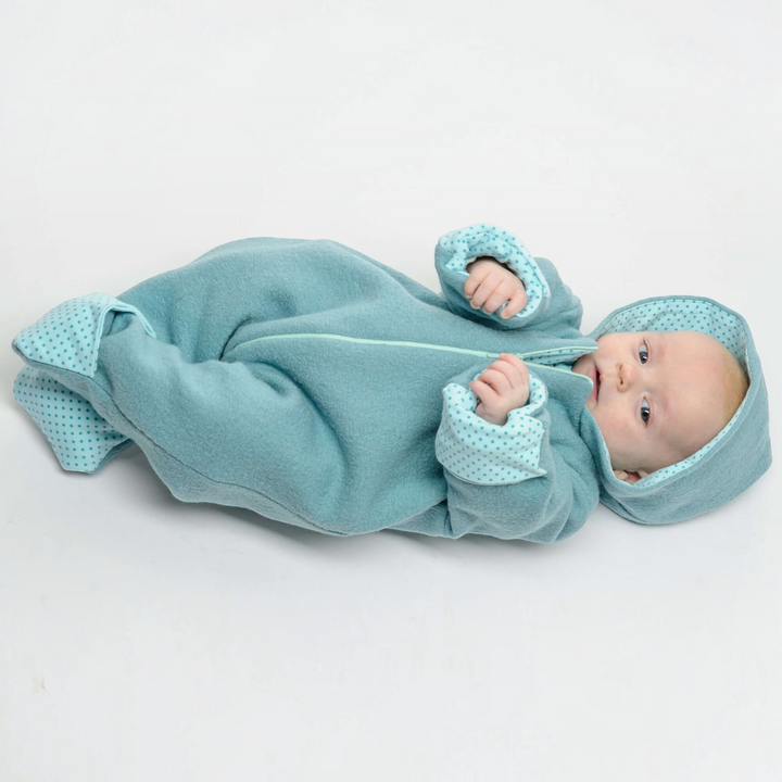 Patternforkids SOLE Baby-Kapuzenstrampler aus blauem Fleece mit gepunktetem Innenfutter und Reißverschluss