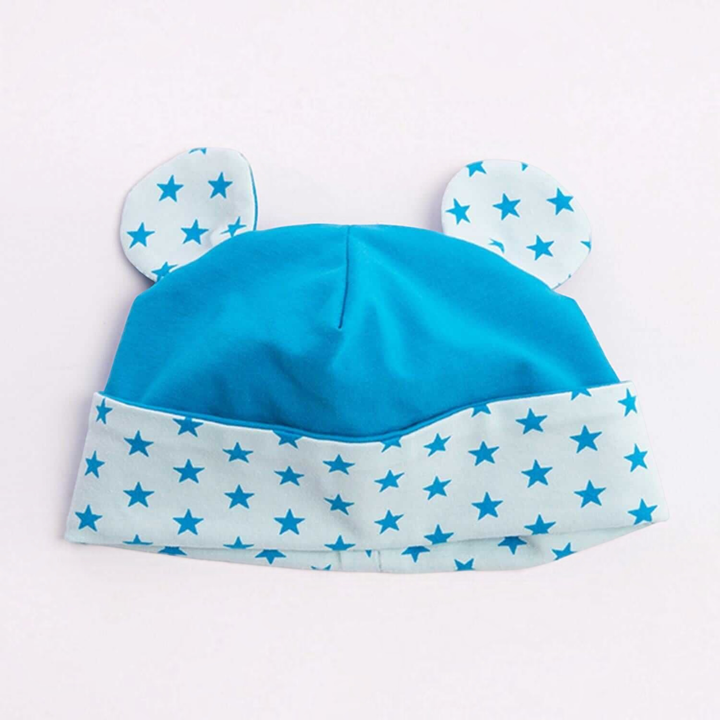 Patternforkids Babymütze ORSO mit Bärenohren, hellblau mit Sternenmuster und blauem Umschlag aus Jersey