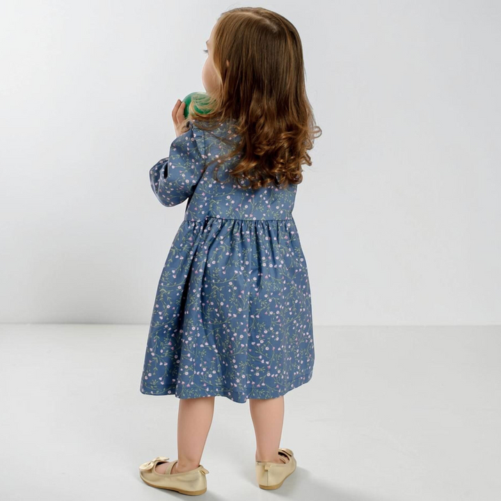 Patternforkids Mädchenkleid MIMI mit Blumenmuster in Blau, Langarm-Schnittmuster für Kinder aus Baumwolle