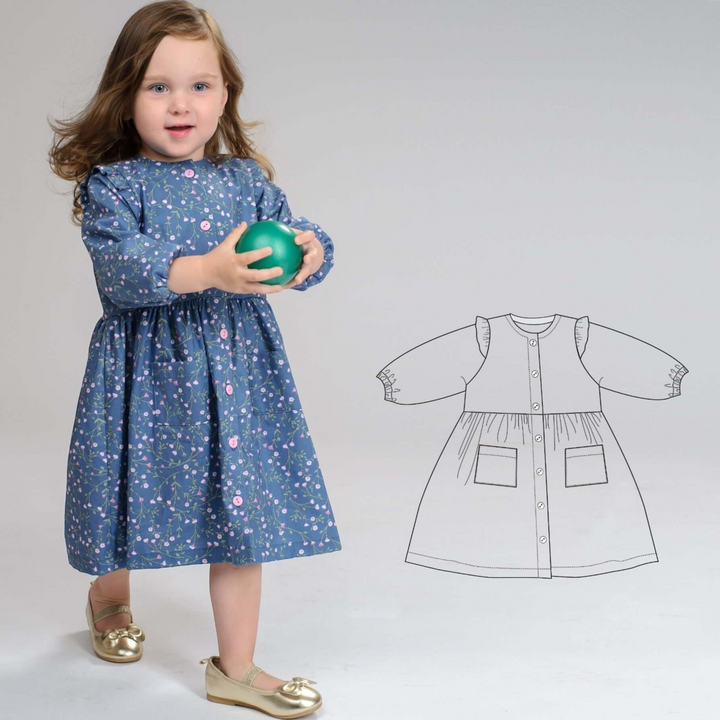 Patternforkids Mädchenkleid MIMI mit Blumenmuster, Rüschenärmeln und Knopfleiste, getragen von einem kleinen Mädchen.
