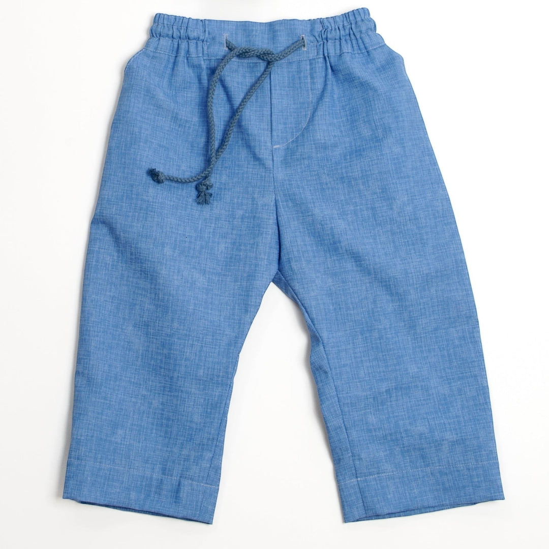 Schnittmuster Hose für Baby und Kinder NOAH lang u. kurz - bequeme Freizeithose in blau für Jungen.