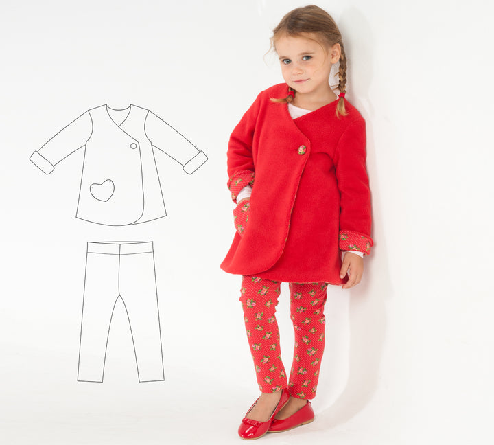  Patternforkids Schnittmuster LENA ENNA Set: Rote Fleece-Tunika und gemusterte Leggings an einem kleinen Mädchen
